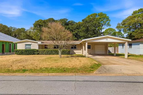 12 SE Waynel Cir, Fort Walton Beach, FL 32548