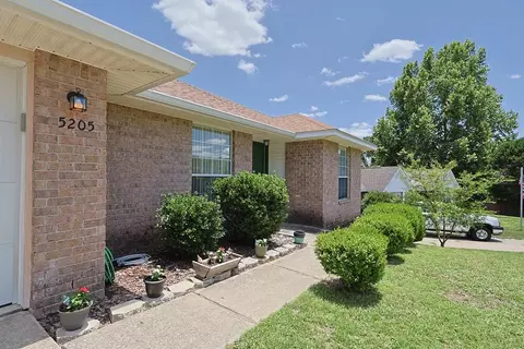 Exterior - 5205 Whitehurst Ln, Crestview, FL 32536 photo 4 of 8