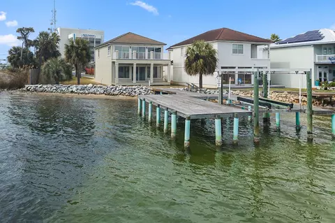 901 Lighthouse Rd, Fort Walton Beach, FL 32547