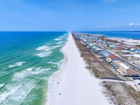 7961 Gulf Blvd, Navarre, FL 32566