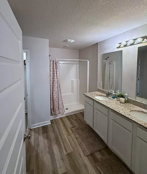 Bath - 809 Otto Loop, Crestview, FL 32539 photo 2 of 3