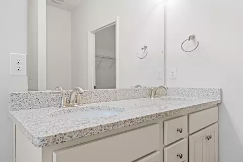 Bath - 521 Cornelia St, Freeport, FL 32439 photo 3 of 4