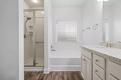 Bath - 521 Cornelia St, Freeport, FL 32439 photo 1 of 4