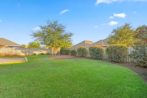 Exterior - 521 Cornelia St, Freeport, FL 32439 photo 5 of 10