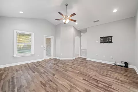 Living - 521 Cornelia St, Freeport, FL 32439 photo 3 of 3