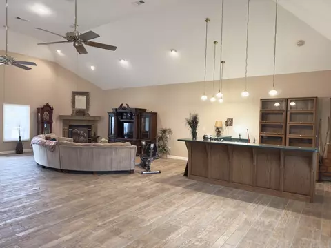 Living - 3955 Hwy 77, Chipley, FL 32428 photo 2 of 2