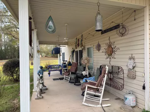Exterior - 3955 Hwy 77, Chipley, FL 32428 photo 2 of 7