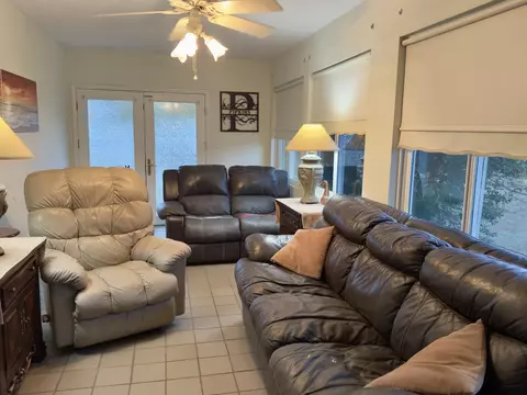 Living - 3955 Hwy 77, Chipley, FL 32428 photo 1 of 2