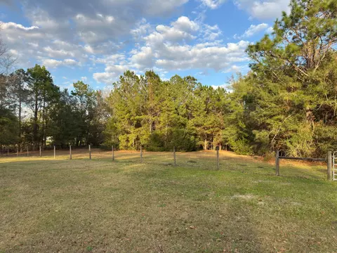 Exterior - 3955 Hwy 77, Chipley, FL 32428 photo 3 of 7