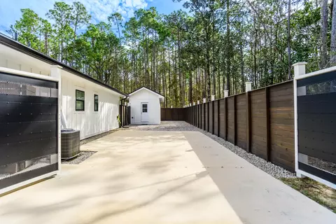 Exterior - 192 Bayou Cir, Freeport, FL 32439 photo 6 of 13