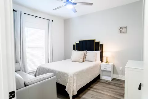 Bedroom - 192 Bayou Cir, Freeport, FL 32439 photo 4 of 7