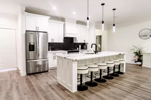 Kitchen - 192 Bayou Cir, Freeport, FL 32439 photo 3 of 5