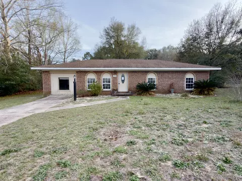 208 Forrest Pkwy, Crestview, FL 32539