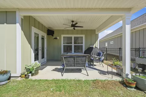 Exterior - 530 Lightning Bug Ln, Freeport, FL 32439 photo 4 of 9