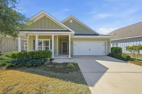 Exterior - 530 Lightning Bug Ln, Freeport, FL 32439 photo 2 of 9