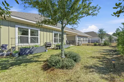 Exterior - 530 Lightning Bug Ln, Freeport, FL 32439 photo 6 of 9