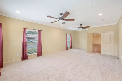 Living - 6450 Amanda Ct, Crestview, FL 32536 photo 8 of 8