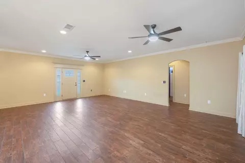 Living - 6450 Amanda Ct, Crestview, FL 32536 photo 3 of 8