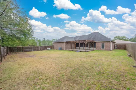 Exterior - 6450 Amanda Ct, Crestview, FL 32536 photo 8 of 9