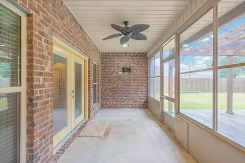 Exterior - 6450 Amanda Ct, Crestview, FL 32536 photo 3 of 9