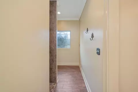 Entry Way - 6450 Amanda Ct, Crestview, FL 32536 photo 3 of 4