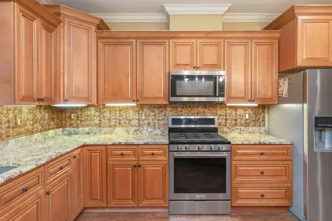 Kitchen - 6450 Amanda Ct, Crestview, FL 32536 photo 2 of 4