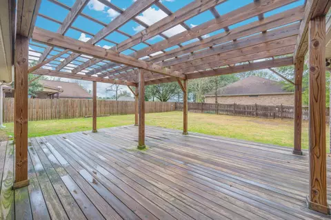 Exterior - 6450 Amanda Ct, Crestview, FL 32536 photo 6 of 9