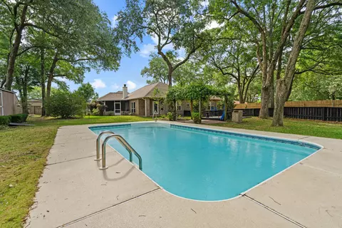3336 Holt Cir, Pensacola, FL 32526