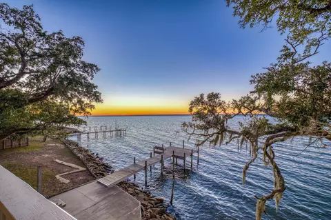 305 S Garcon Point Rd, Milton, FL 32583