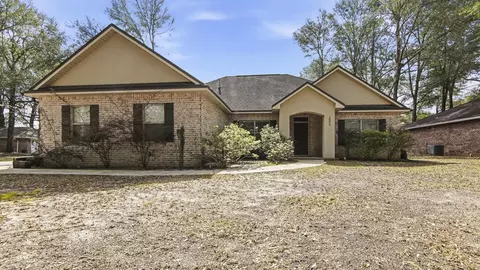 2806 Dunlop Ln, Crestview, FL 32539
