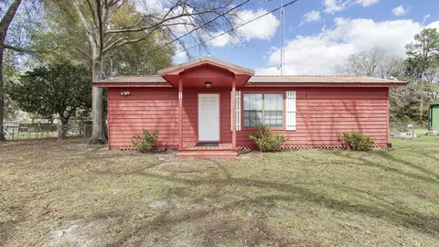 43 Parker Ln, Laurel Hill, FL 32567