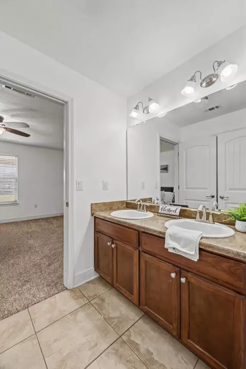 Bath - 2395 Barberee Dr, Crestview, FL 32536 photo 5 of 6