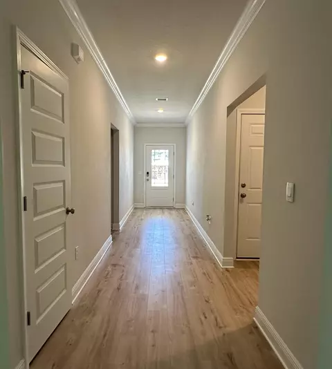 Entry Way - 56 Secluded Cir, Freeport, FL 32439 photo 2 of 3