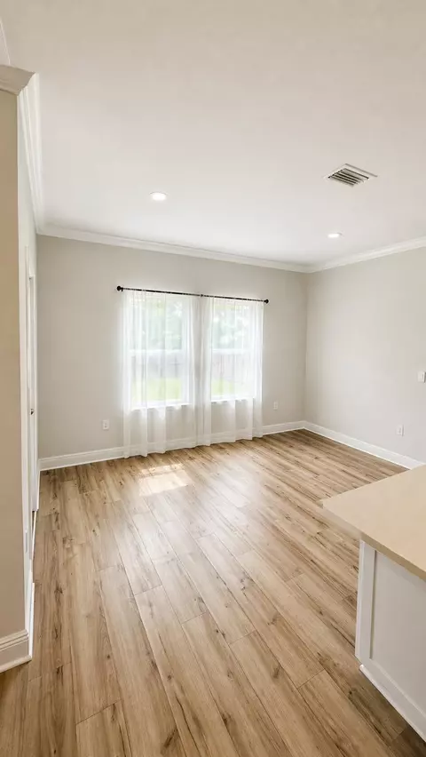 Living - 56 Secluded Cir, Freeport, FL 32439 photo 2 of 2