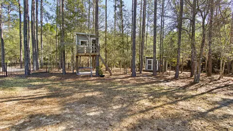 Exterior - 906 Symphony Way, Freeport, FL 32439 photo 5 of 8