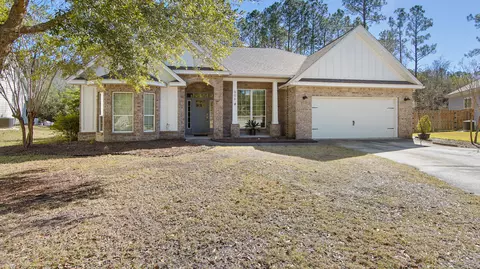 906 Symphony Way, Freeport, FL 32439