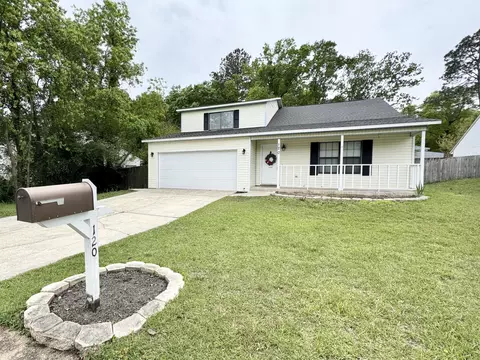 120 Palmetto Dr, Crestview, FL 32539