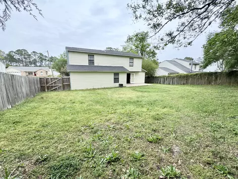 Exterior - 120 Palmetto Dr, Crestview, FL 32539 photo 3 of 4