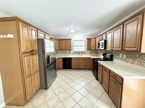 Kitchen - 120 Palmetto Dr, Crestview, FL 32539 photo 3 of 6