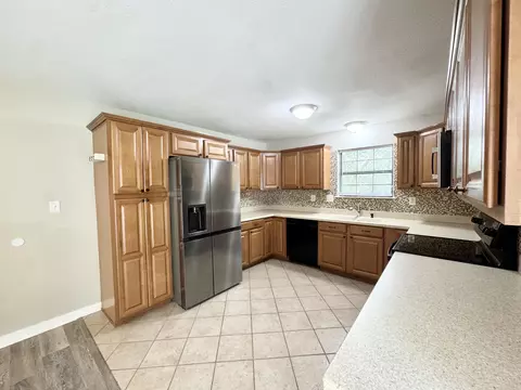 Kitchen - 120 Palmetto Dr, Crestview, FL 32539 photo 2 of 6