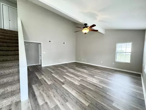 Living - 120 Palmetto Dr, Crestview, FL 32539 photo 2 of 5