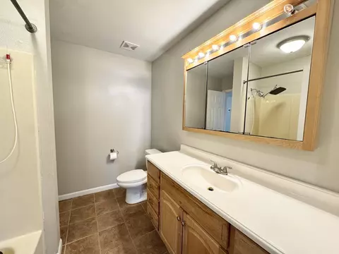 Bath - 120 Palmetto Dr, Crestview, FL 32539 photo 1 of 5