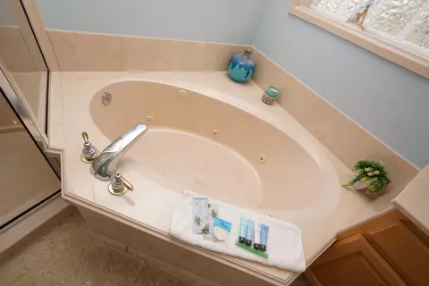Bath - 4629 Sunset Pointe, Destin, FL 32541 photo 2 of 6