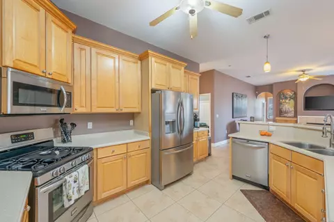 Kitchen - 4664 Browning Ct, Crestview, FL 32539 photo 3 of 6