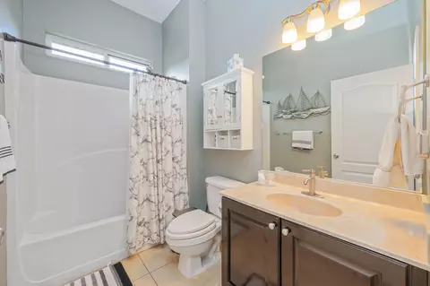 Bath - 4664 Browning Ct, Crestview, FL 32539 photo 5 of 10