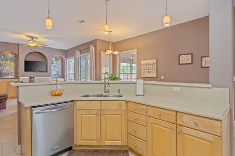 Kitchen - 4664 Browning Ct, Crestview, FL 32539 photo 6 of 6