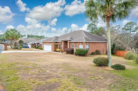 Exterior - 4664 Browning Ct, Crestview, FL 32539 photo 4 of 24