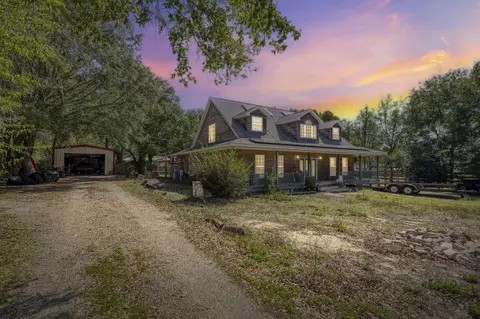 1658 Beechwood Dr, Gulf Breeze, FL 32563