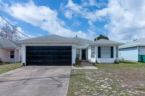 46 Stowe Rd, Mary Esther, FL 32569