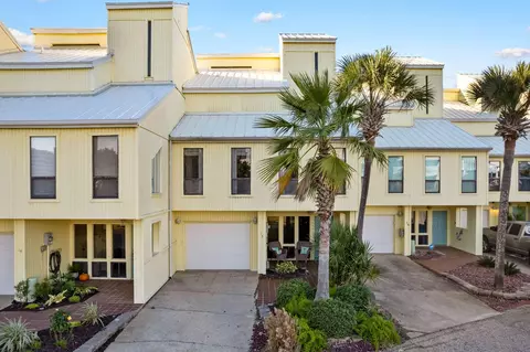 8520 Gulf Blvd #15, Navarre, FL 32566
